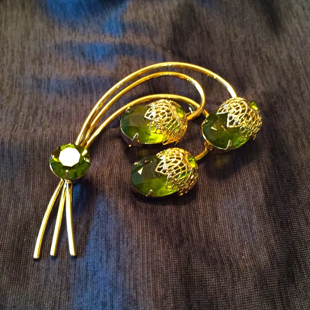 Vintage 1970’s Sarah Coventry Brooch